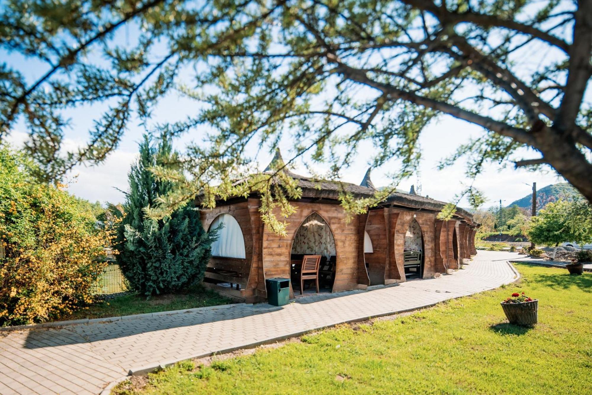 Montana Garden Hotel Răşinari Eksteriør billede